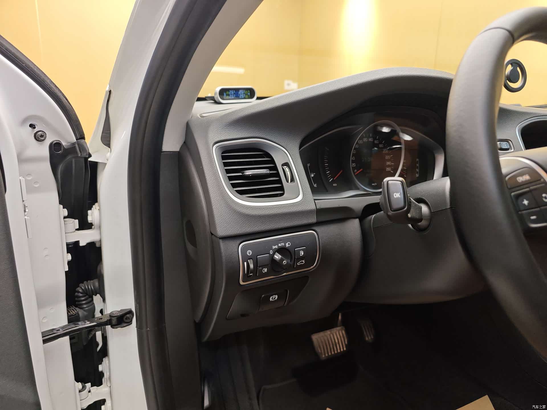 Volvo S60, 2017 11
