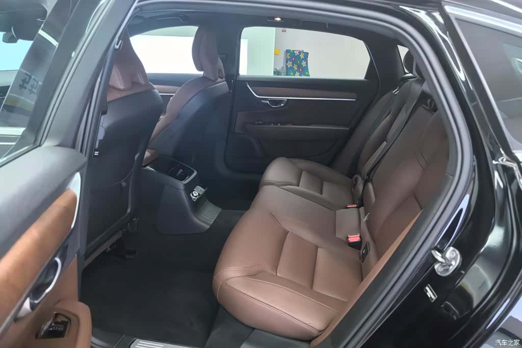 Volvo S90, 2025 11