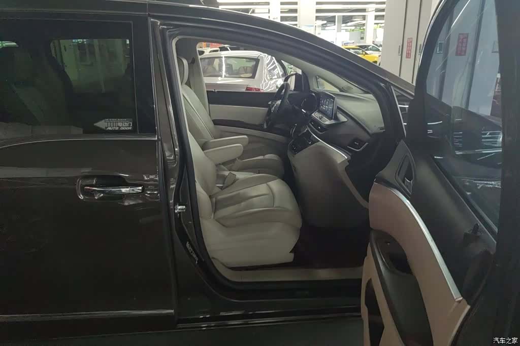 Buick GL8, 2021 8