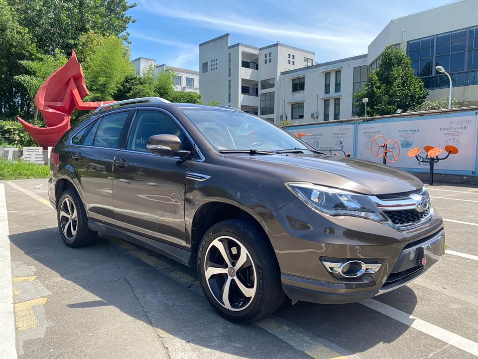 BYD S7