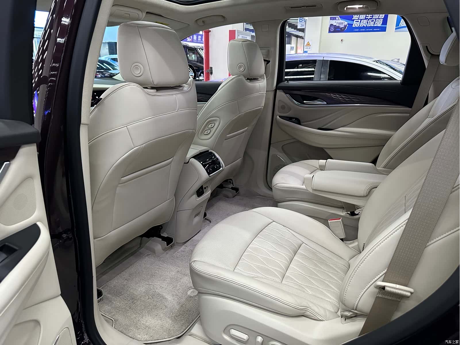 Buick Enclave, 2021 32