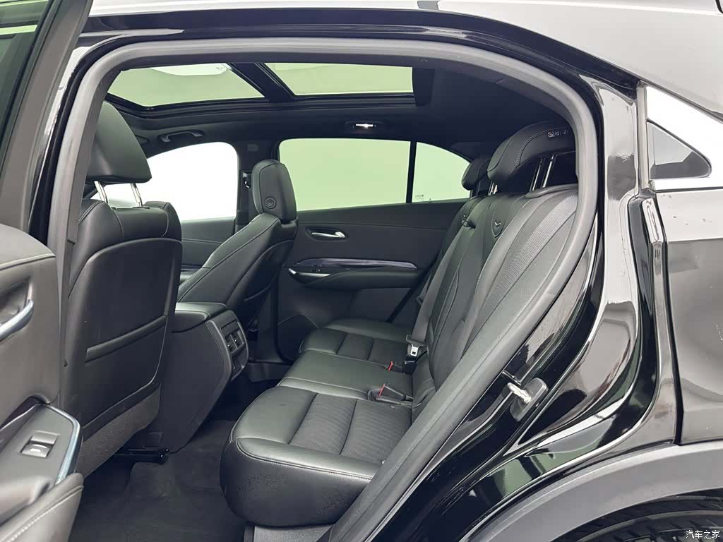 Cadillac XT4, 2022 21
