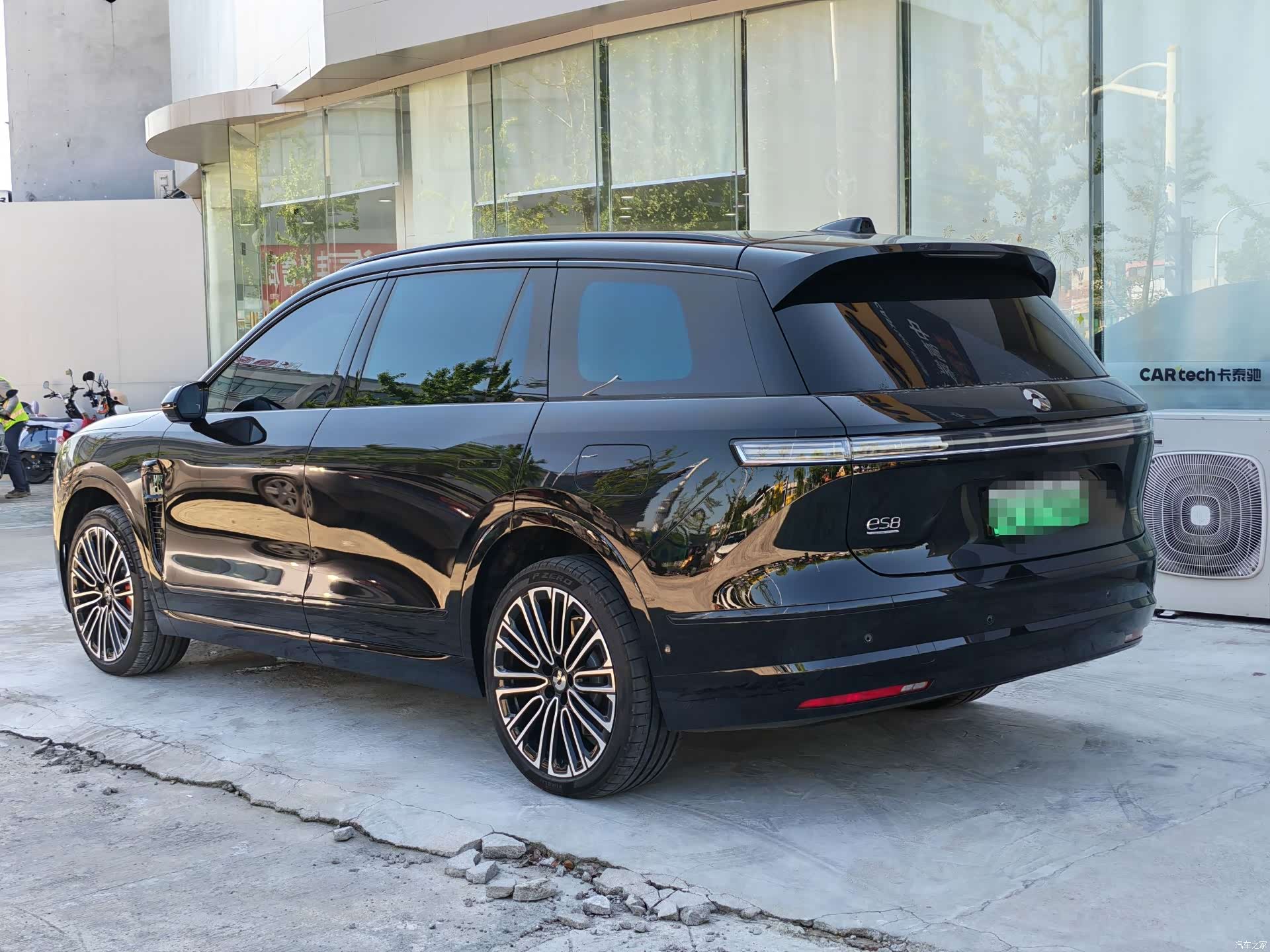 NIO ES8, 2026 12