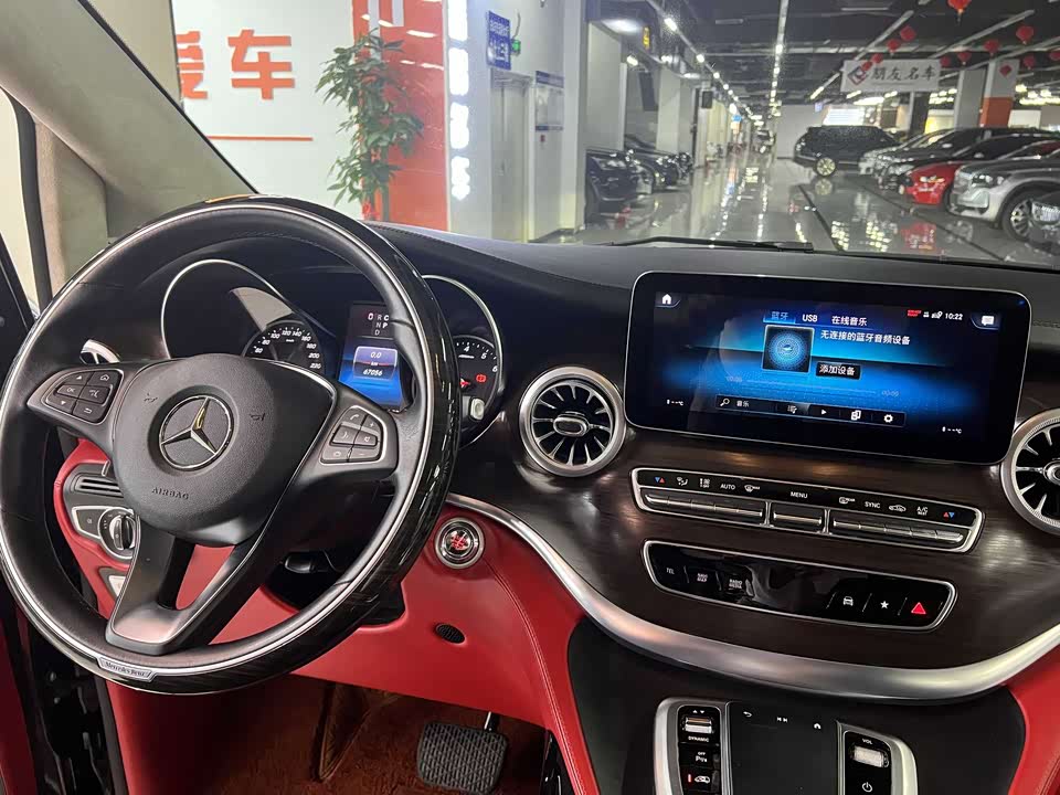 Mercedes-Benz V-class