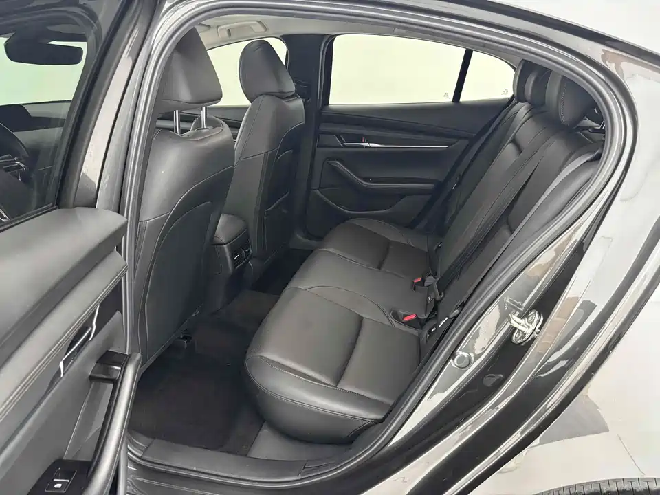 Mazda 3 Angkesaila