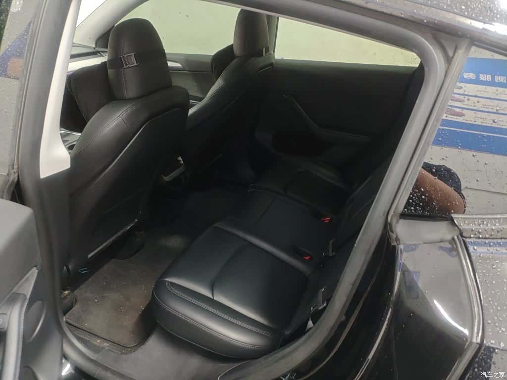 Tesla Model Y, 2024 6