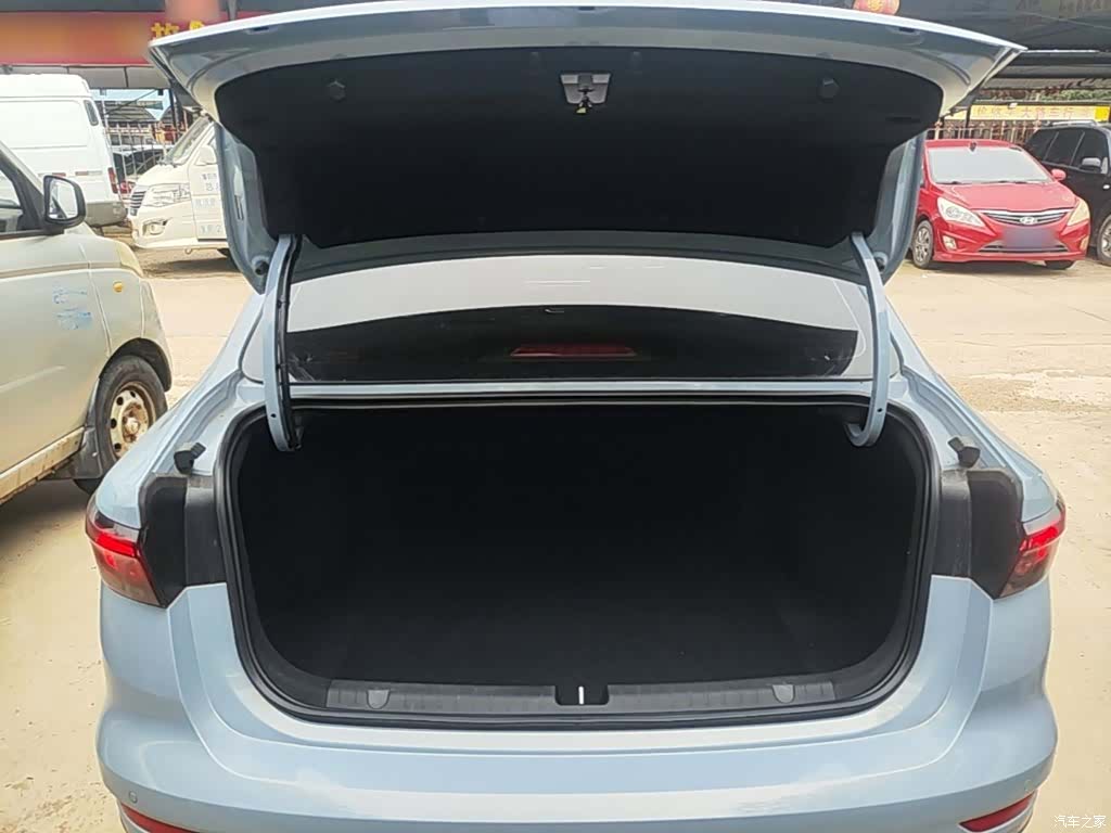 Geely Emgrand, 2024 19