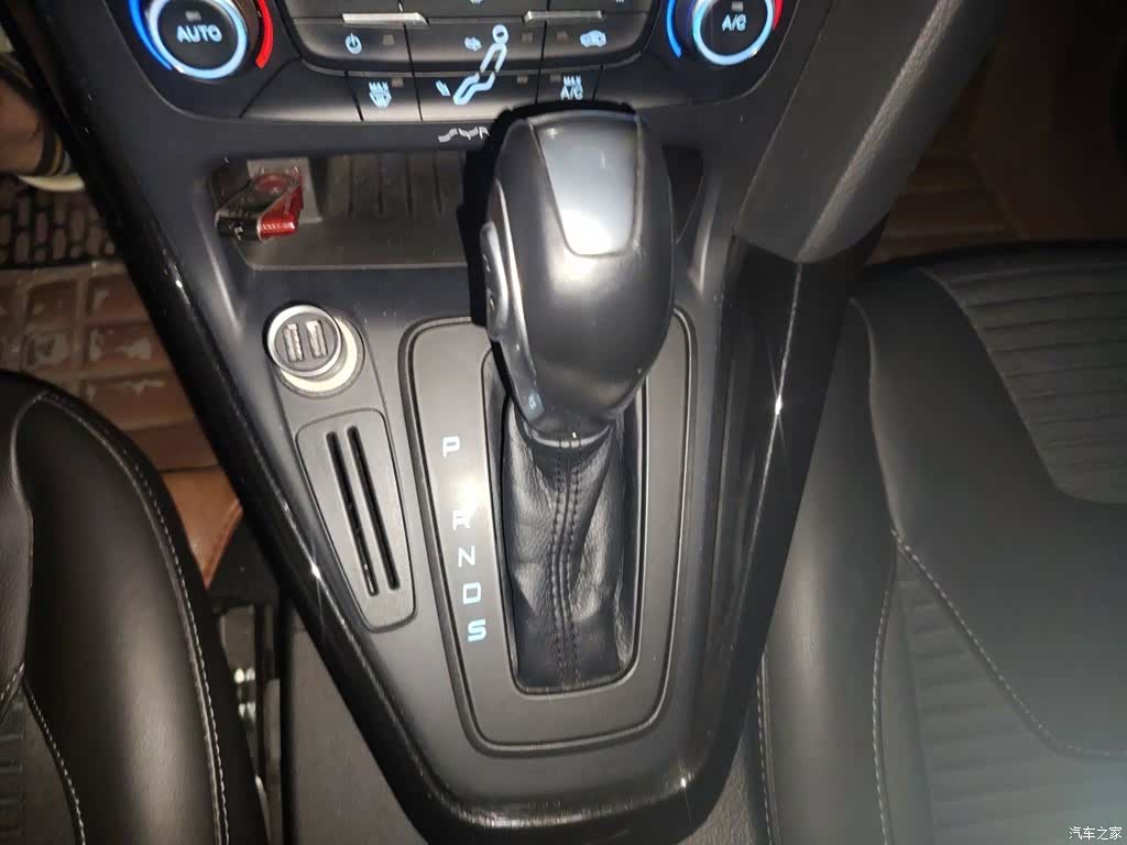 Ford Focus, 2015 11