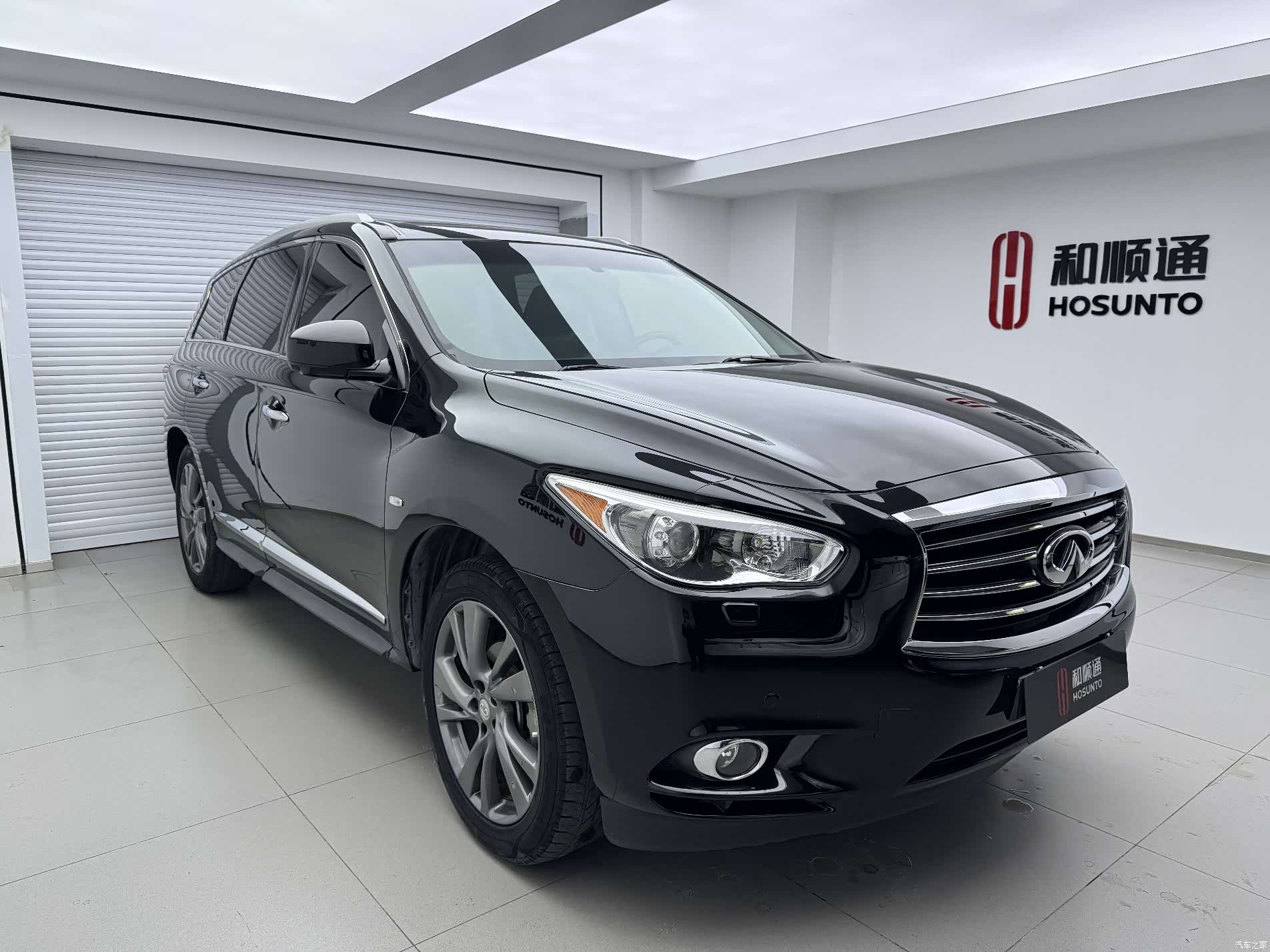 Infiniti JX35, 2014 3