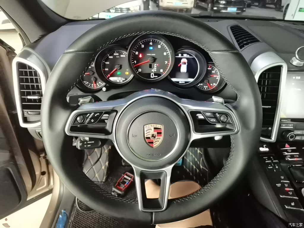 Porsche Cayenne, 2017 11