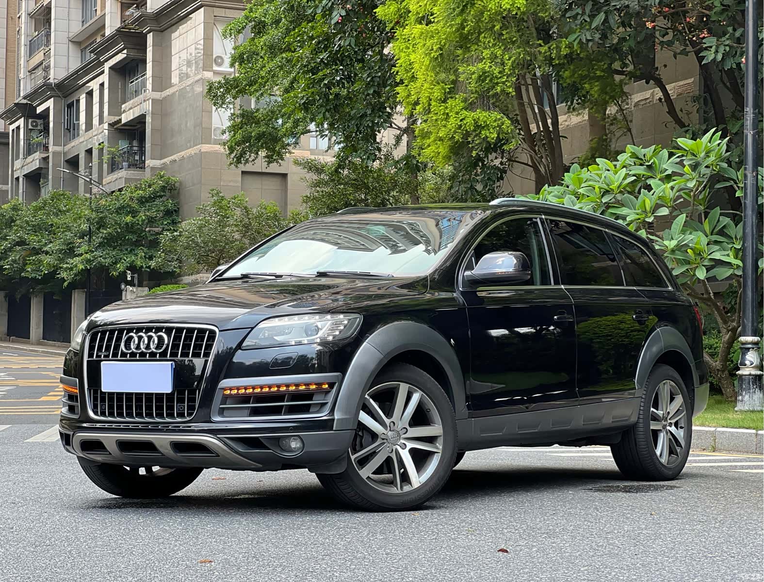 Audi Q7, 2014 1