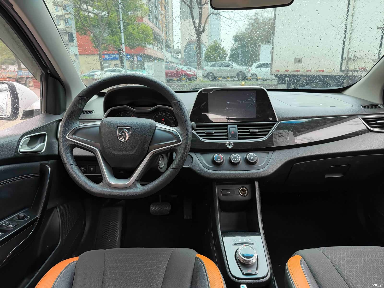 Wuling 310, 2018 12