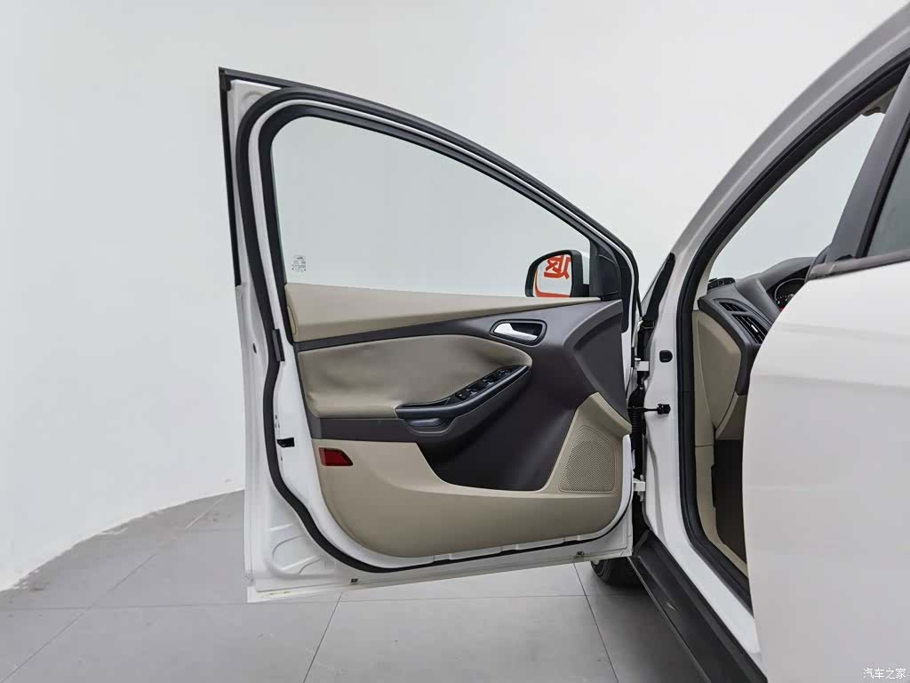 Ford Focus, 2014 8