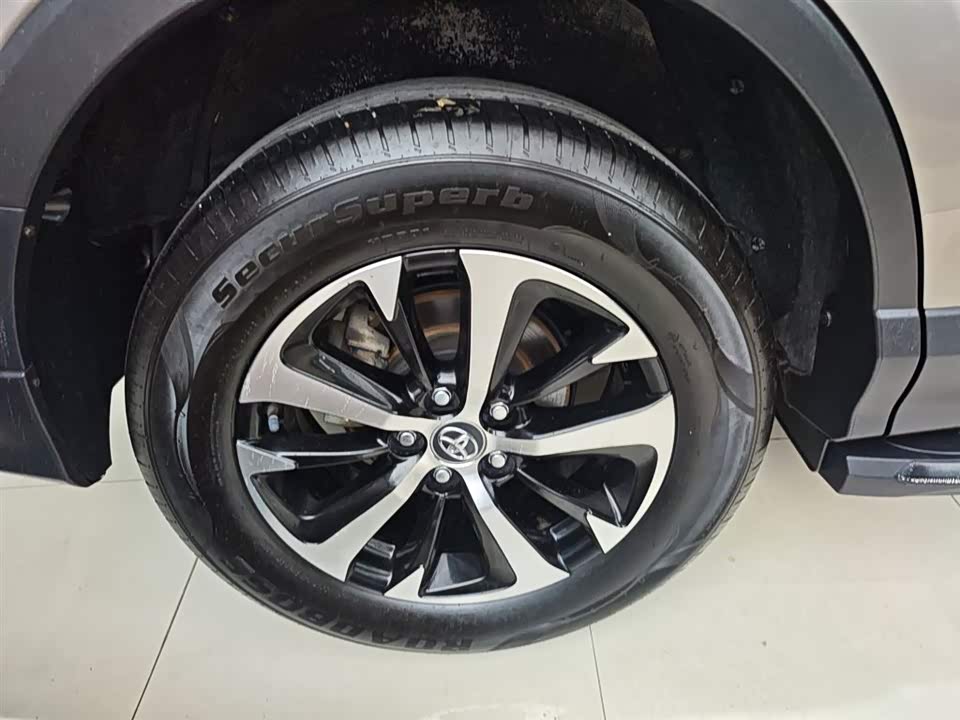 Toyota RAV4 Rongfang