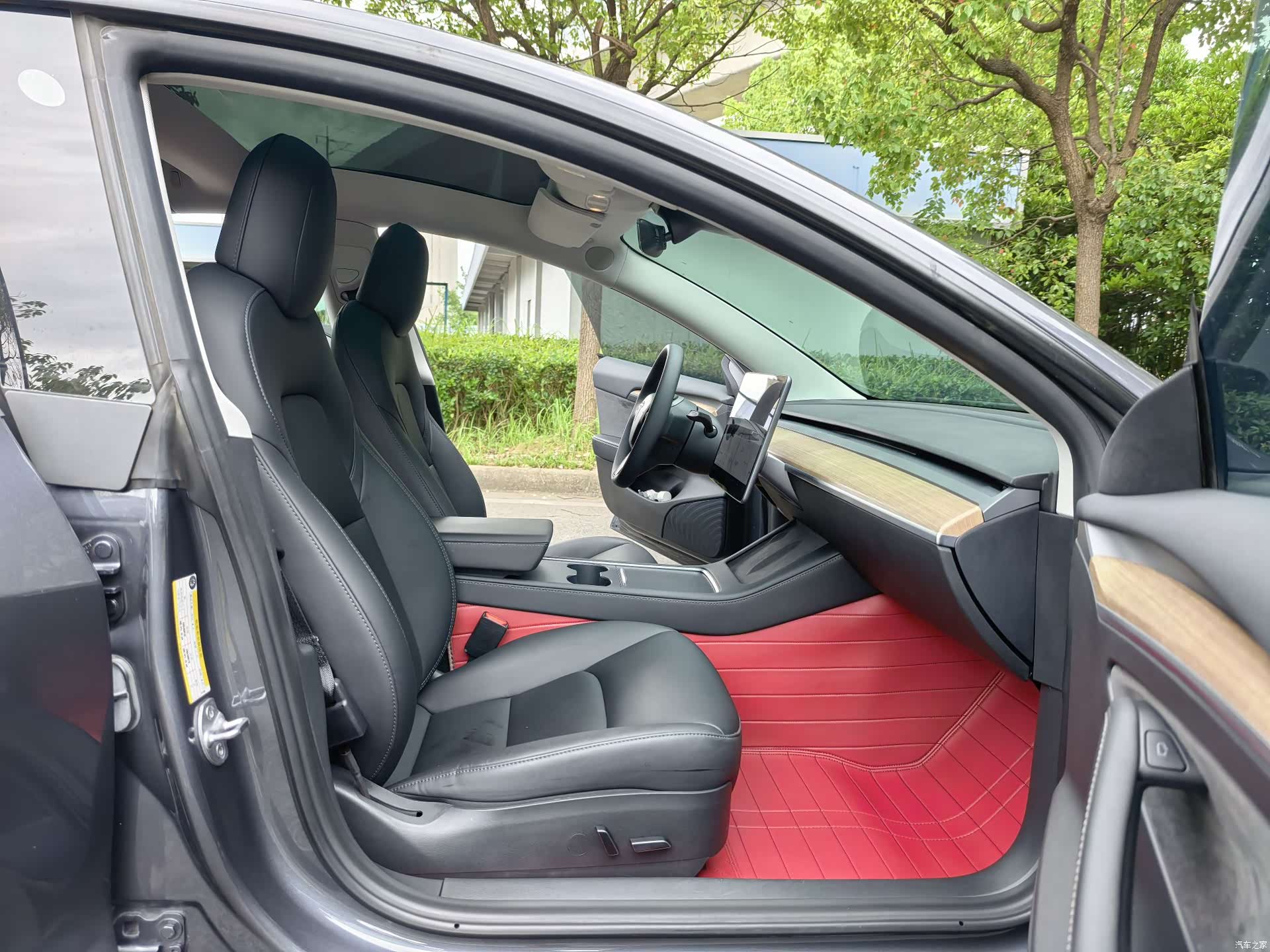 Tesla Model 3, 2021 13