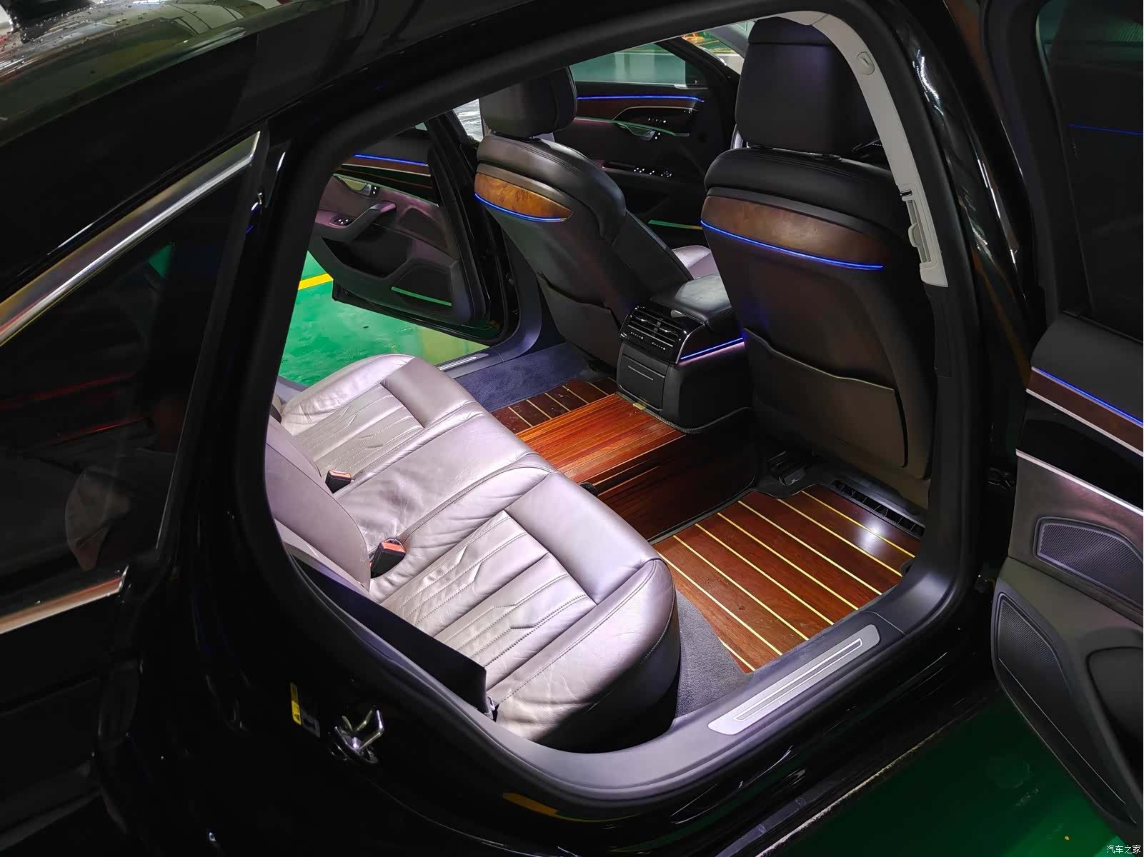 Audi A8L, 2018 4