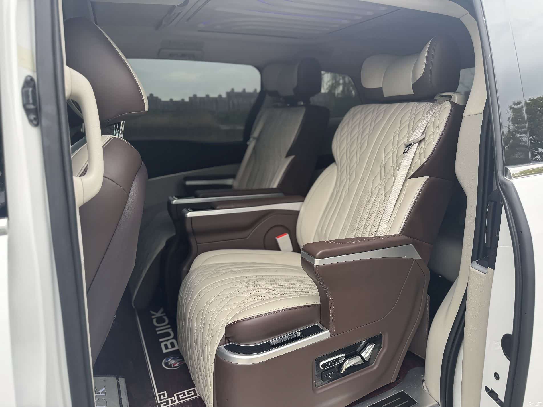 Buick GL8, 2022 11