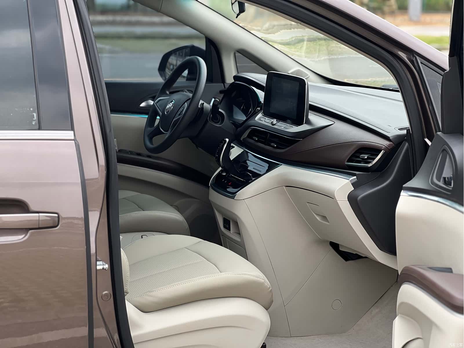 Buick GL8, 2022 23