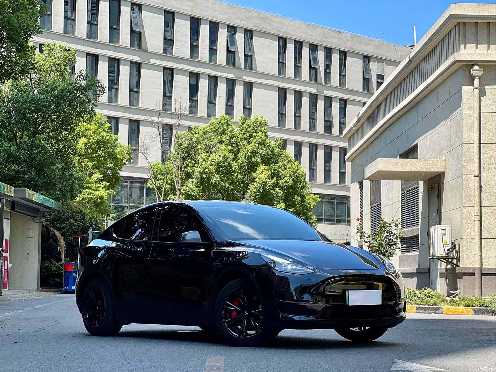 Tesla Model Y, 2023 3