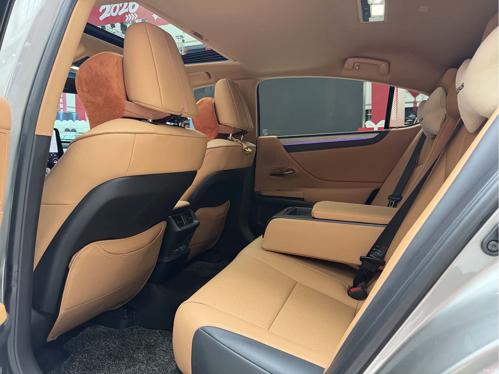 Lexus ES, 2025 8
