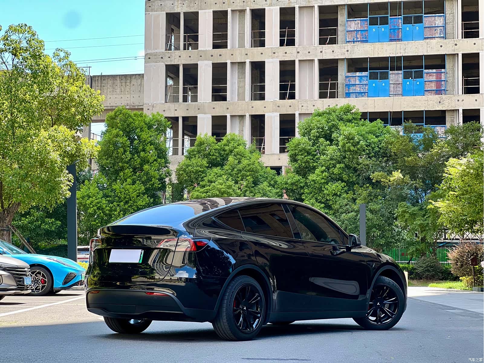Tesla Model Y, 2023 21