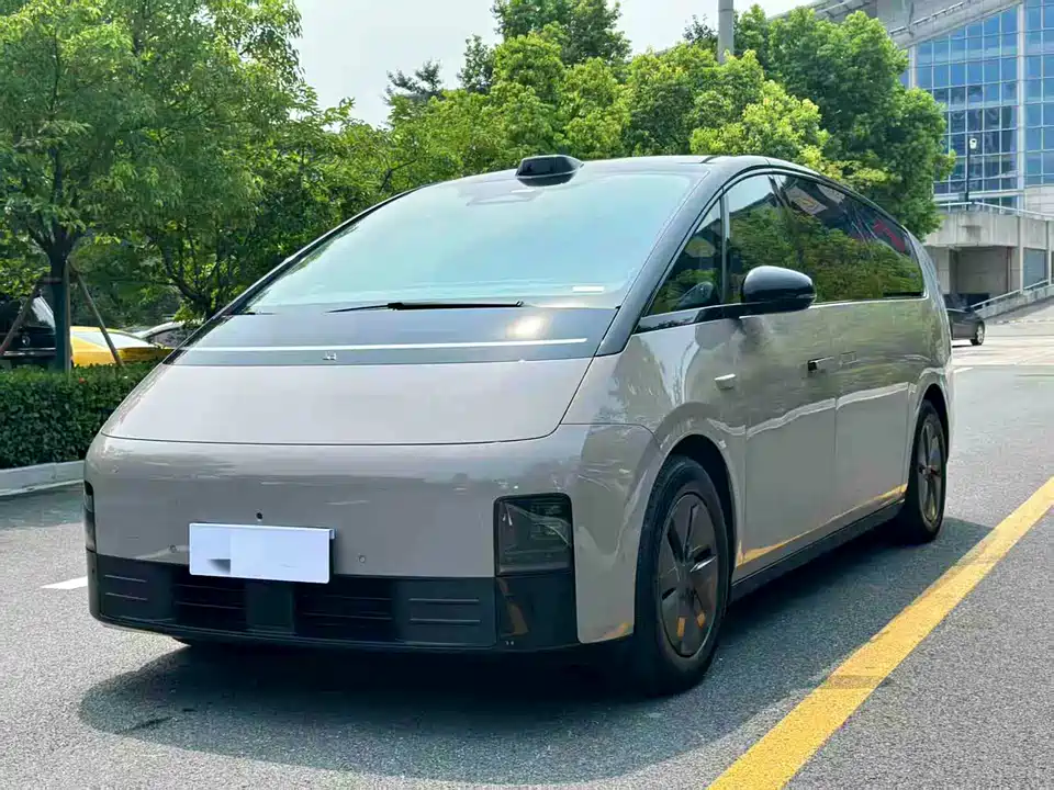 Li Auto Ideal MEGA