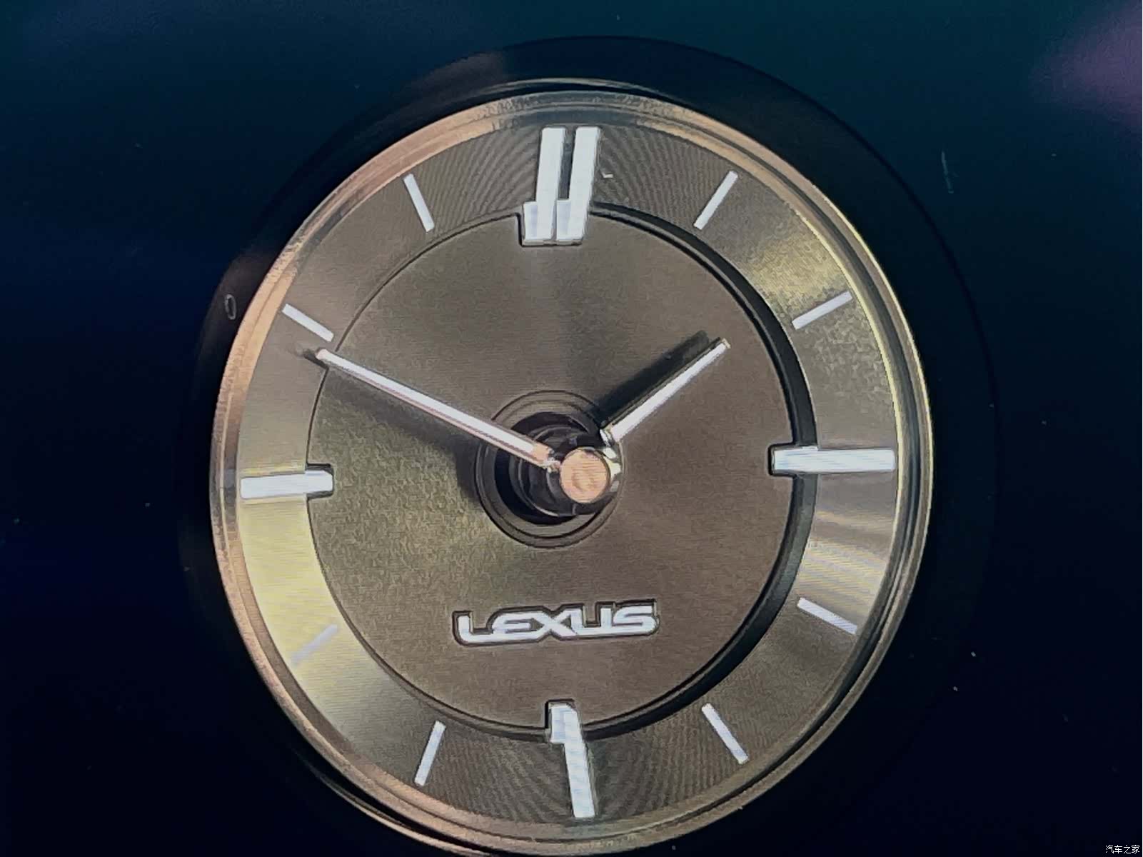 Lexus ES, 2018 13