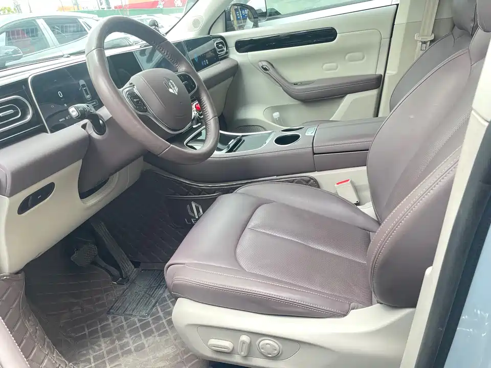 Leapmotor C11