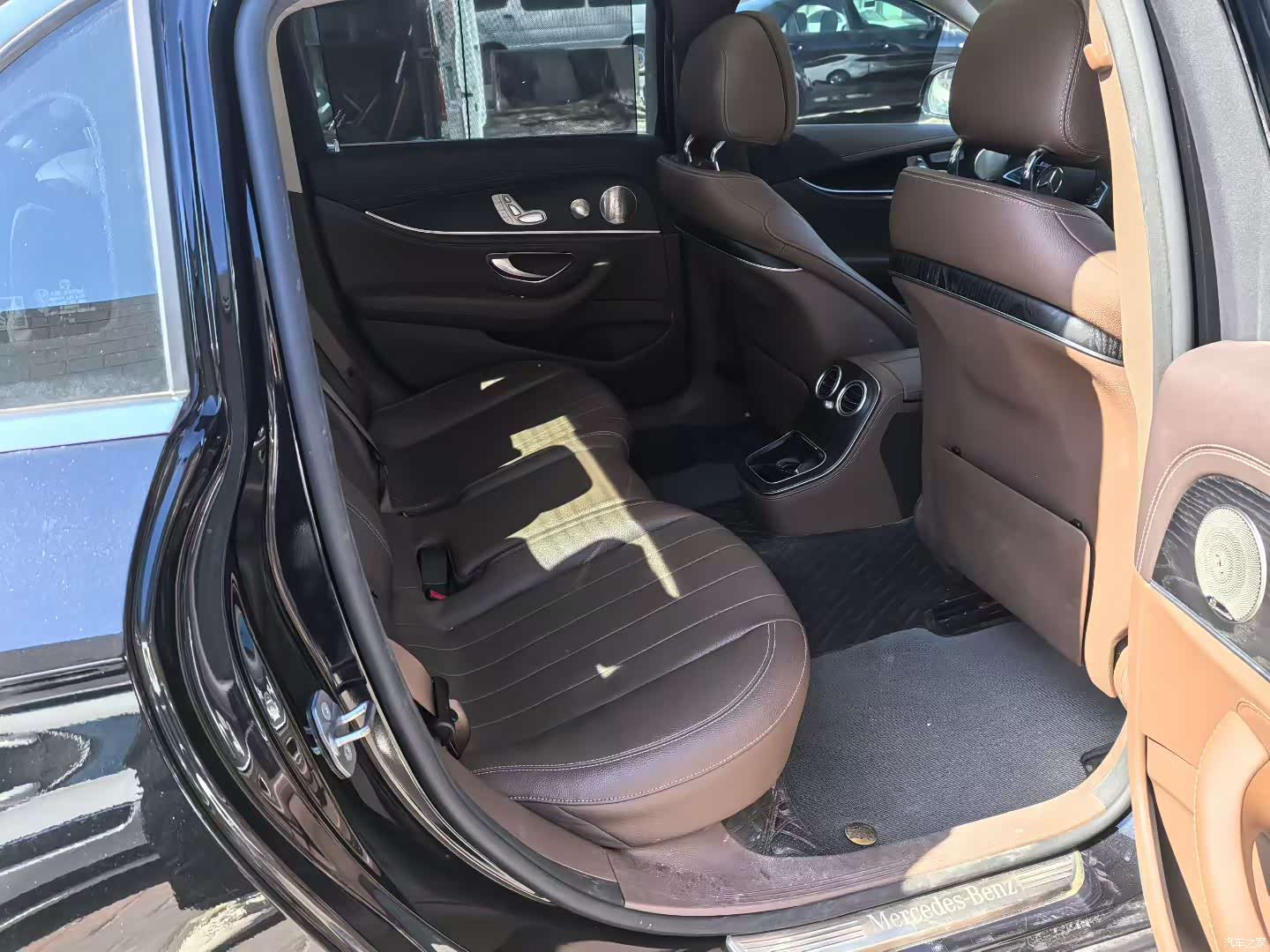Mercedes-Benz E-Class, 2023 6