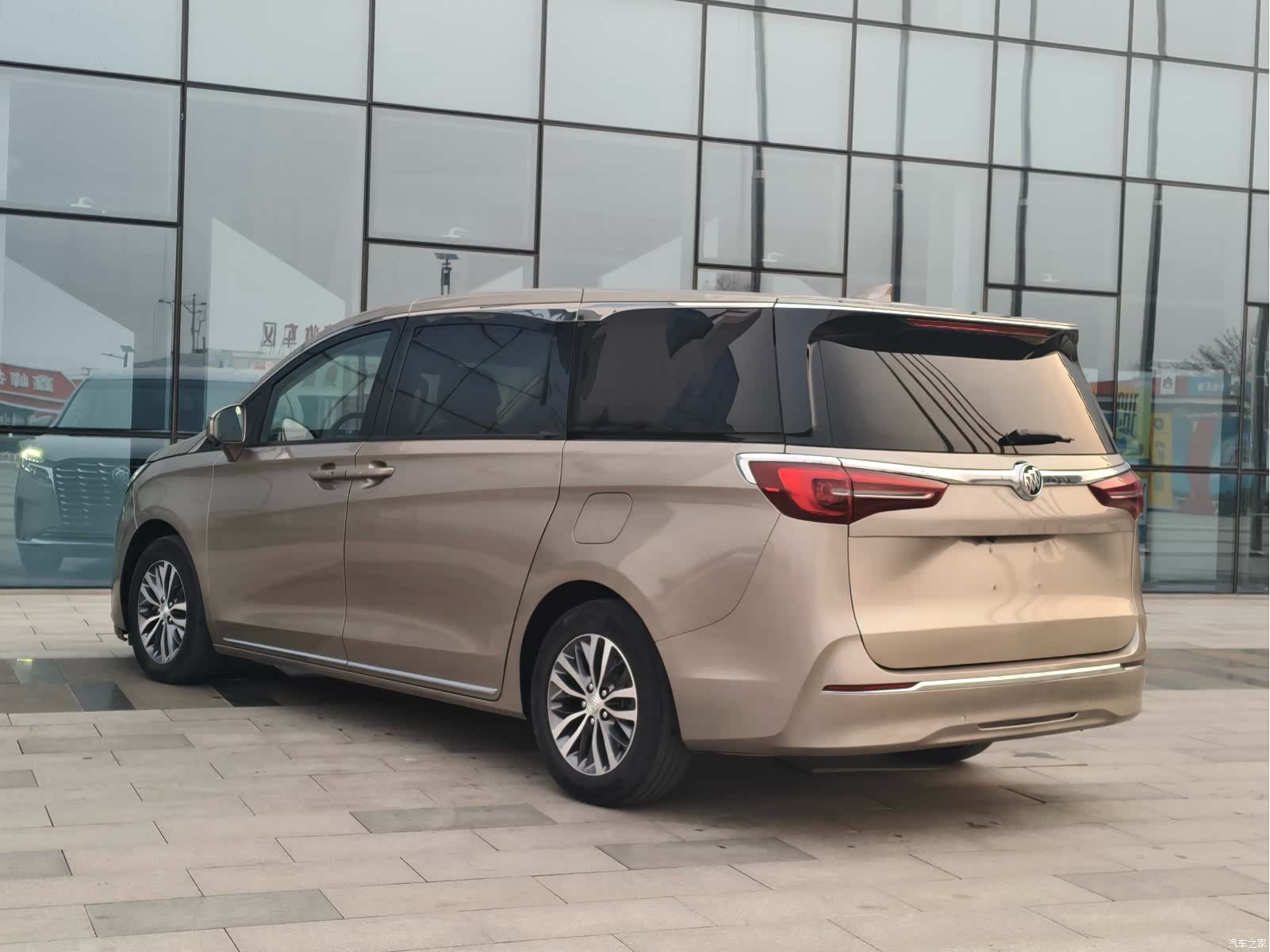 Buick GL8, 2023 4