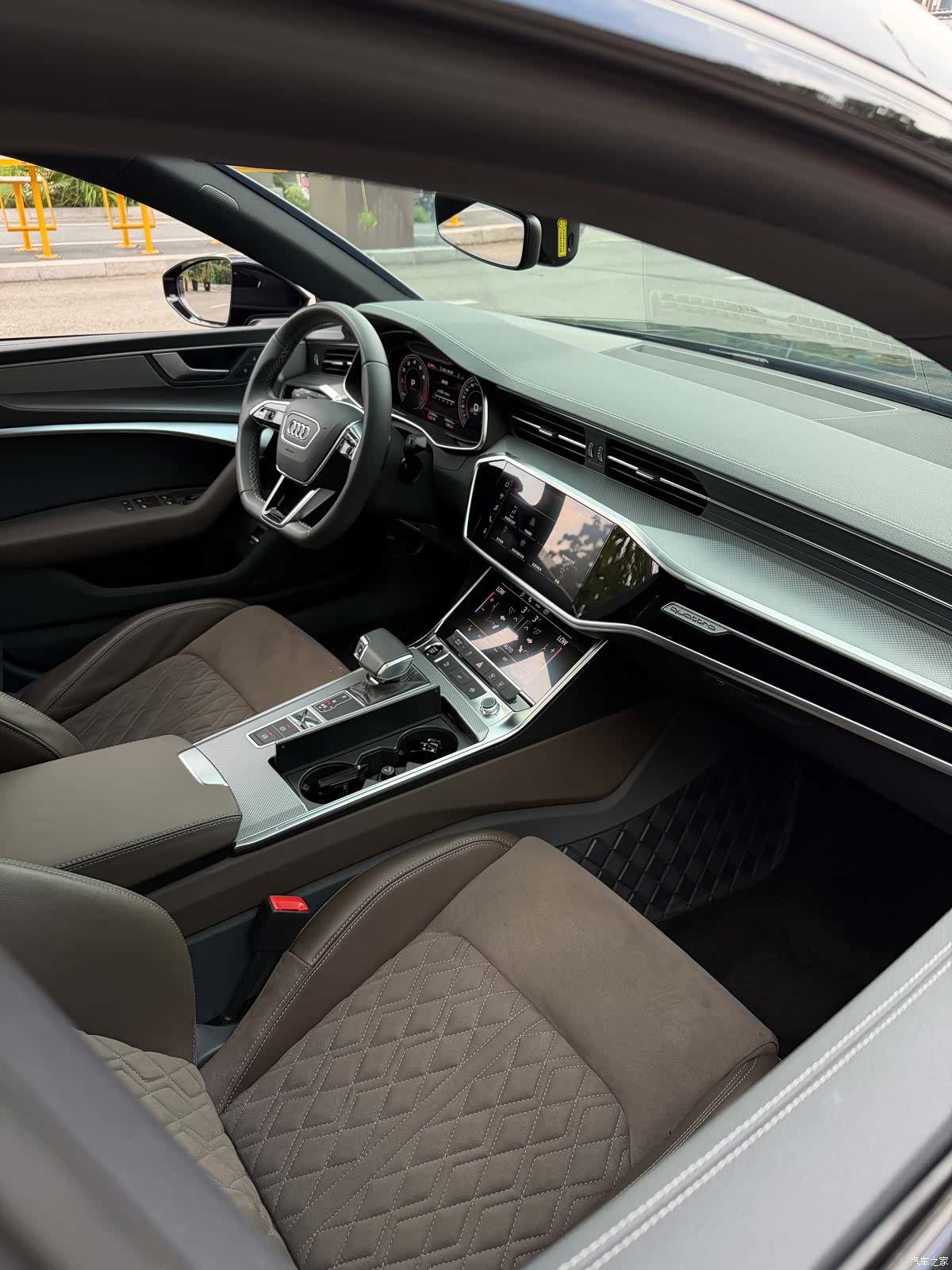 Audi A7L, 2023 10