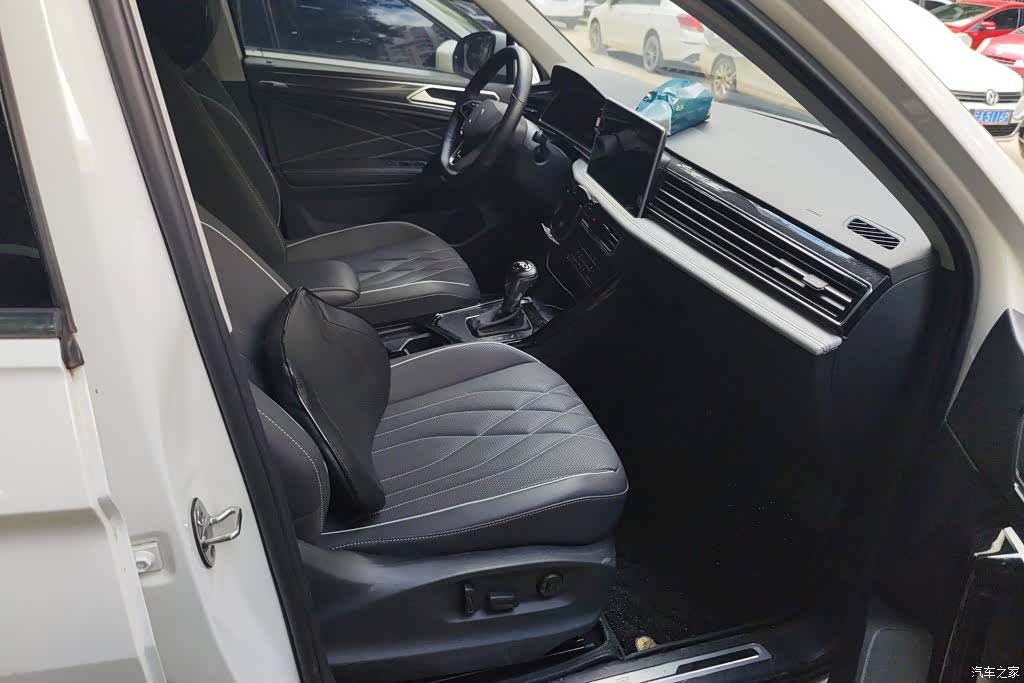 Volkswagen Tiguan L, 2022 8