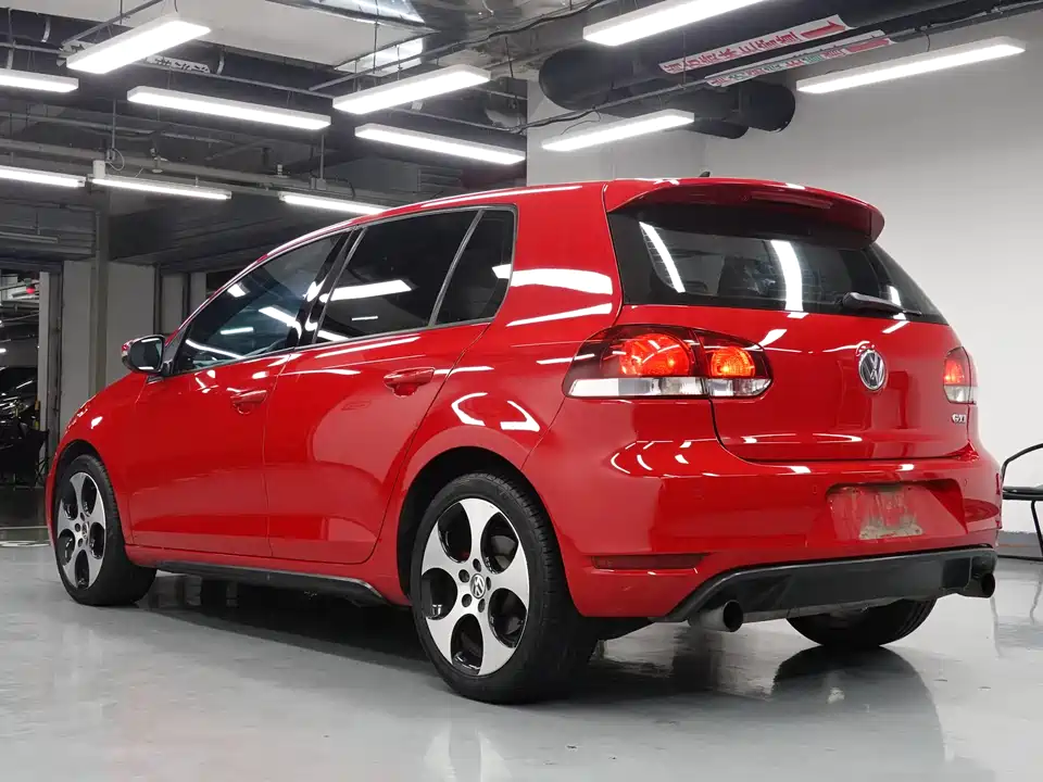 Volkswagen Golf GTI