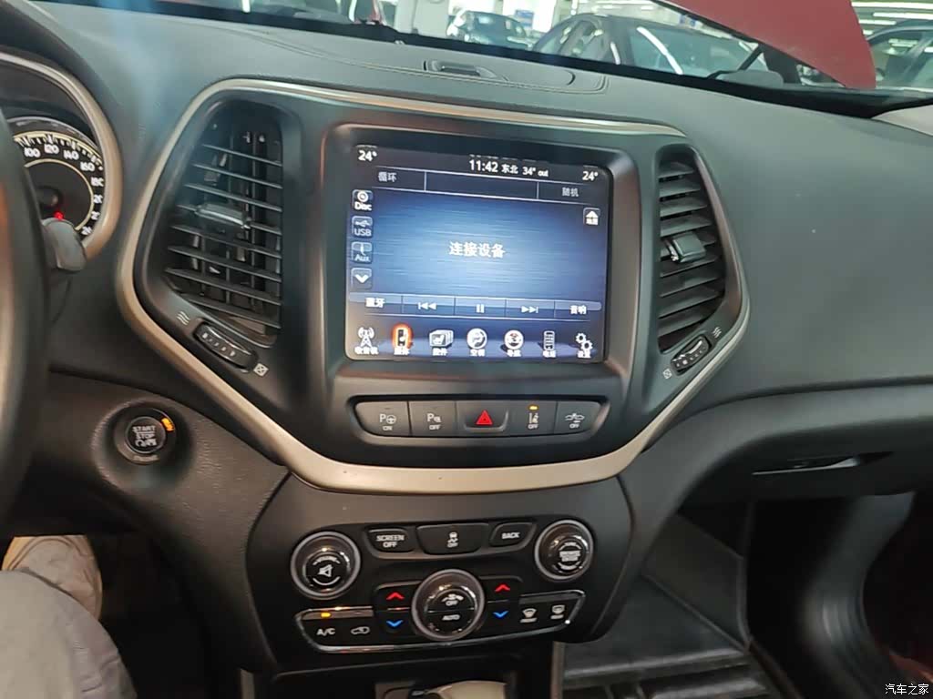 Jeep Cherokee, 2015 13