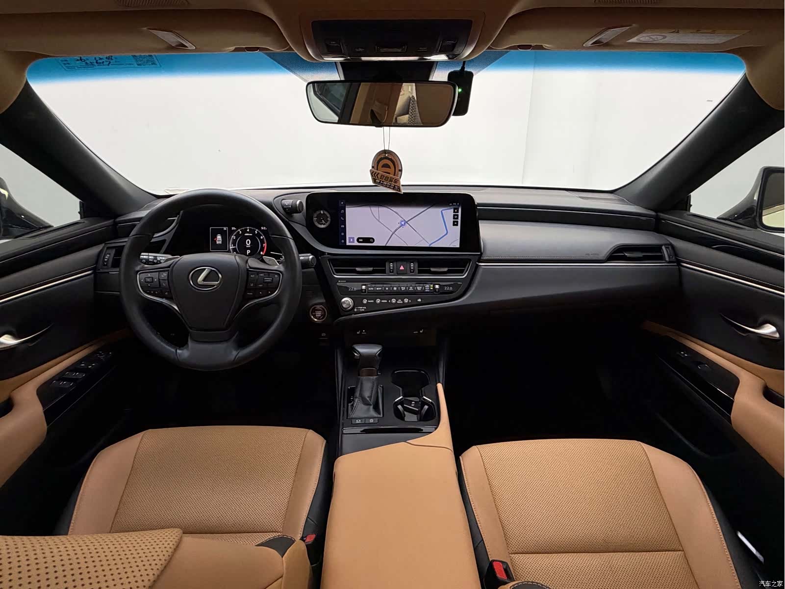 Lexus ES, 2024 12