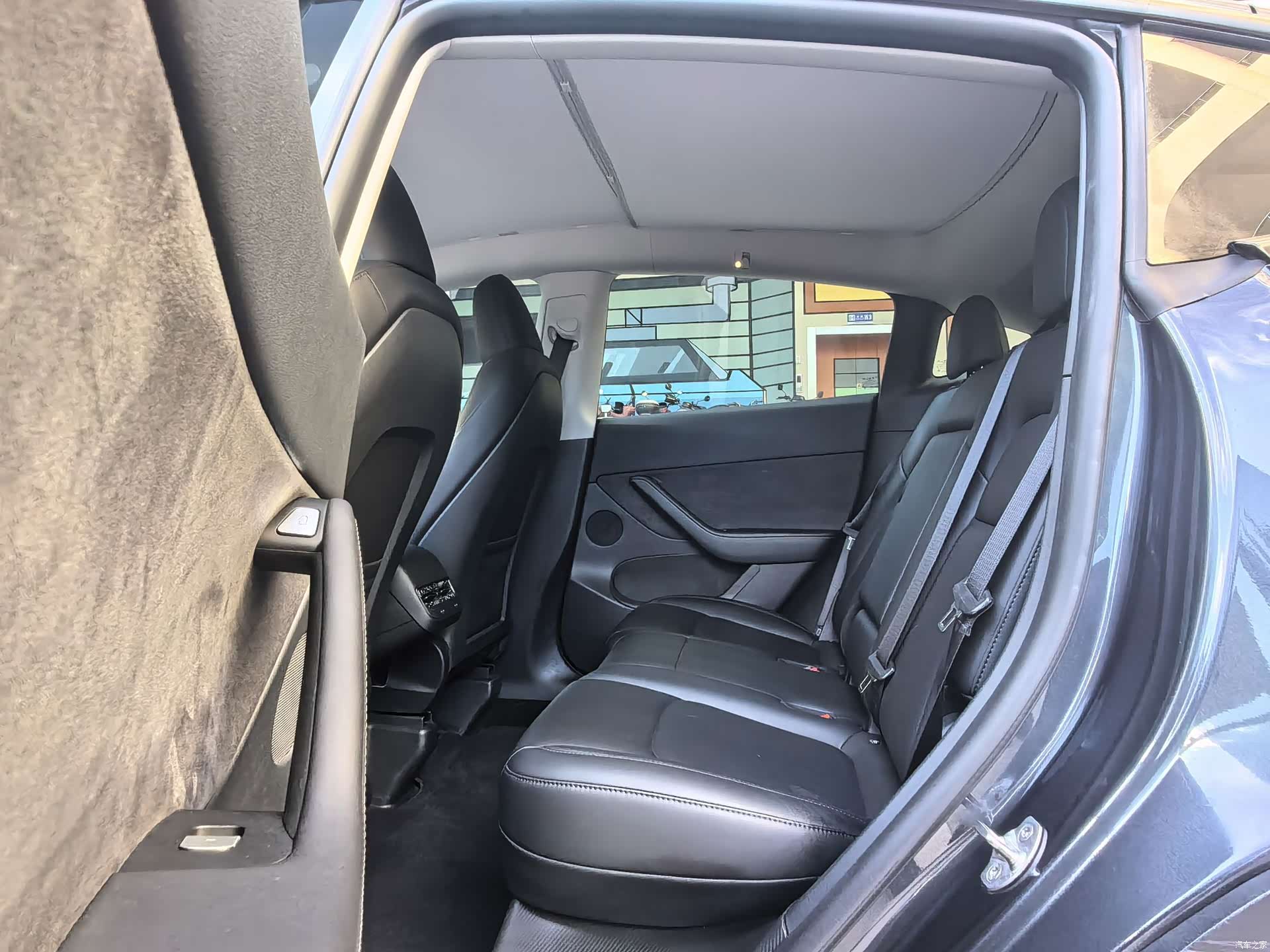 Tesla Model Y, 2024 14