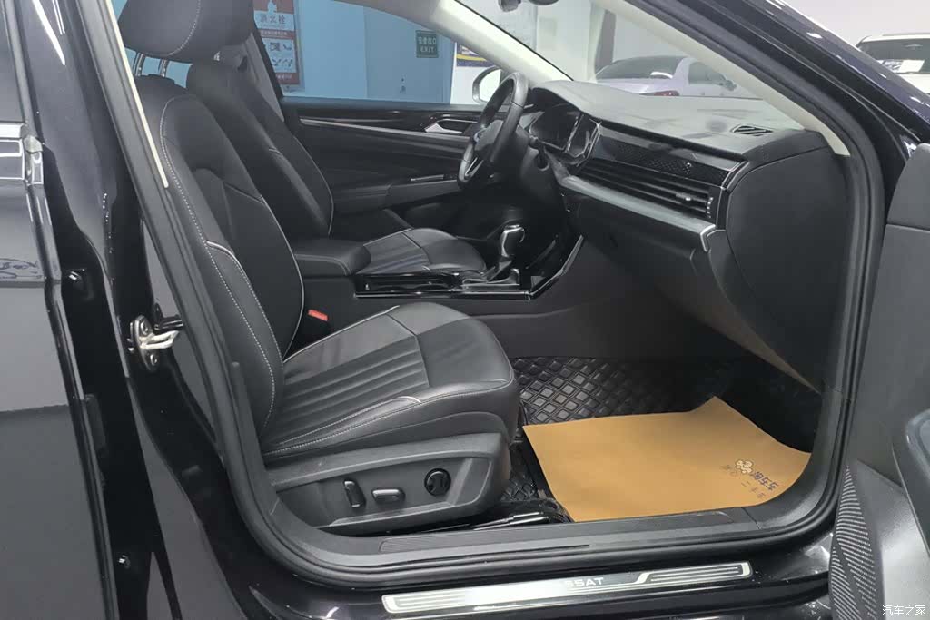 Volkswagen Passat, 2022 8