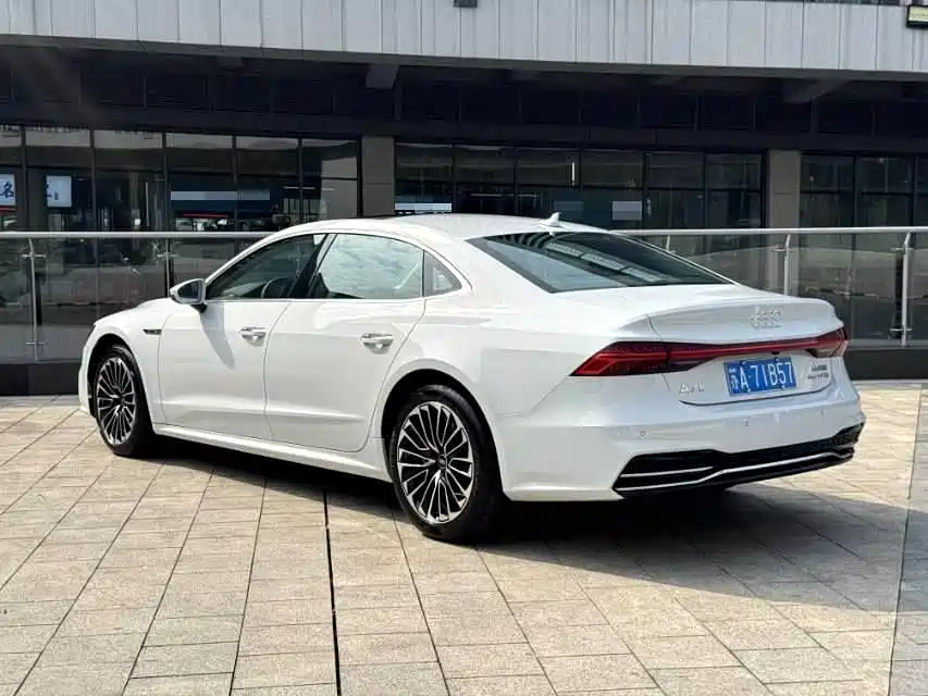 Audi A7L