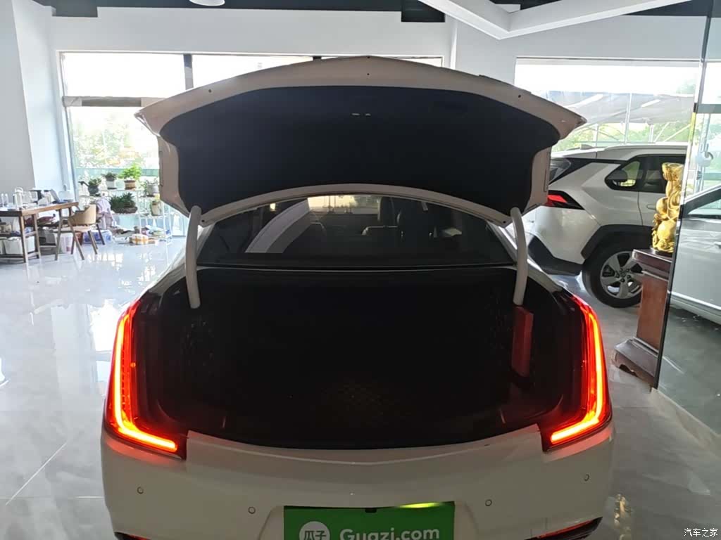 Cadillac XTS, 2019 19