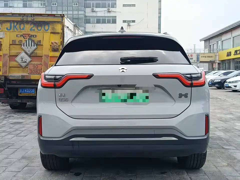 NIO ES6