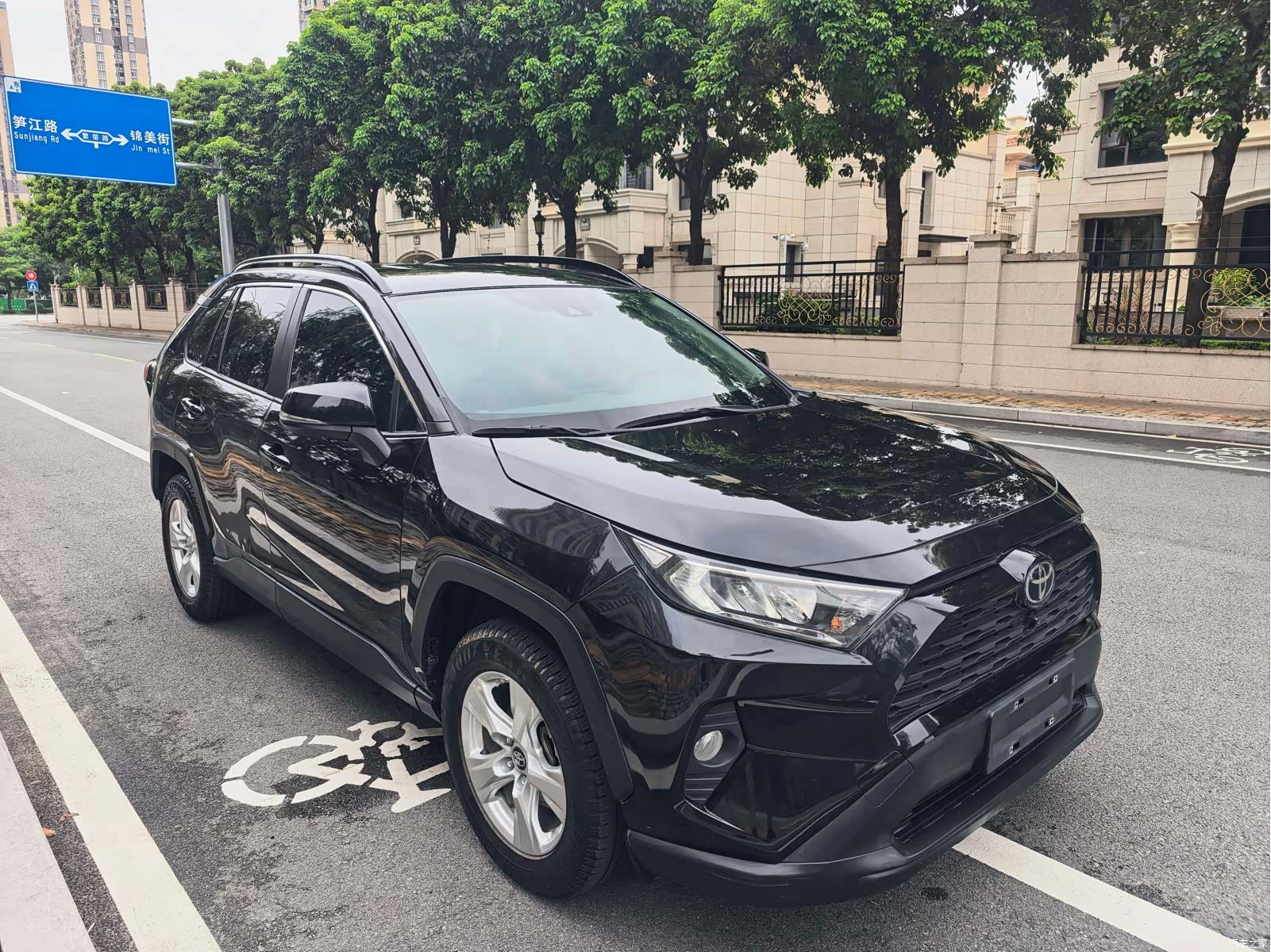 Toyota RAV4, 2021 3