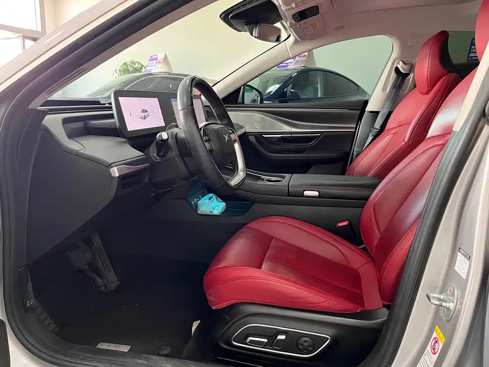 XPENG P7
