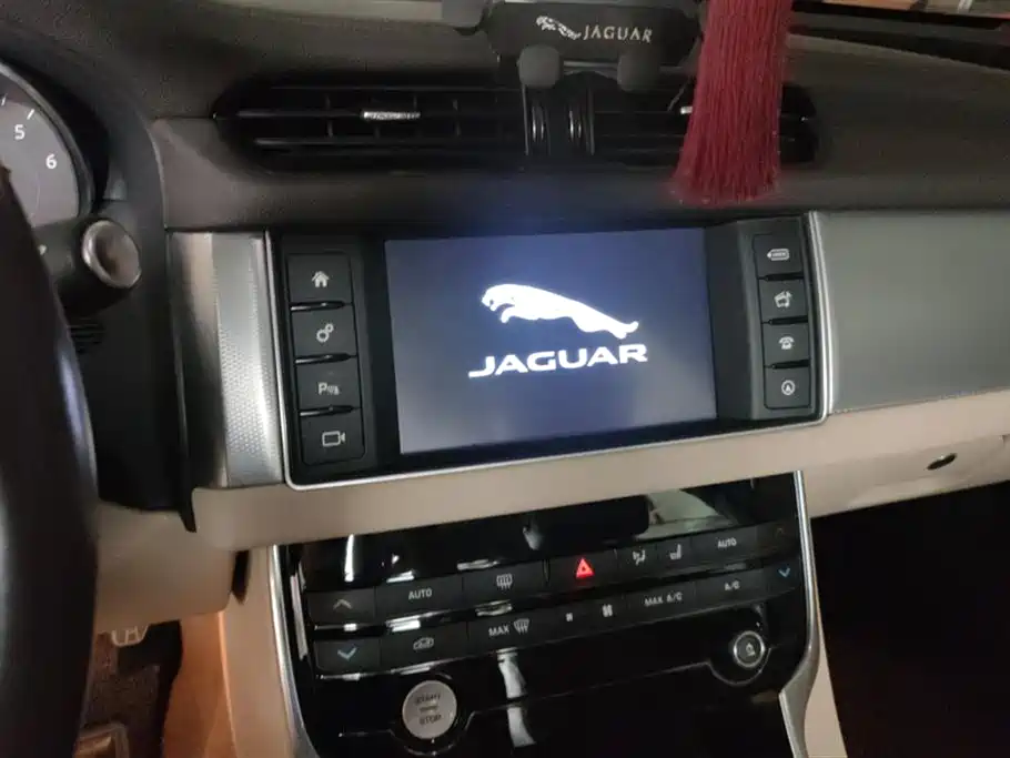 Jaguar XFL