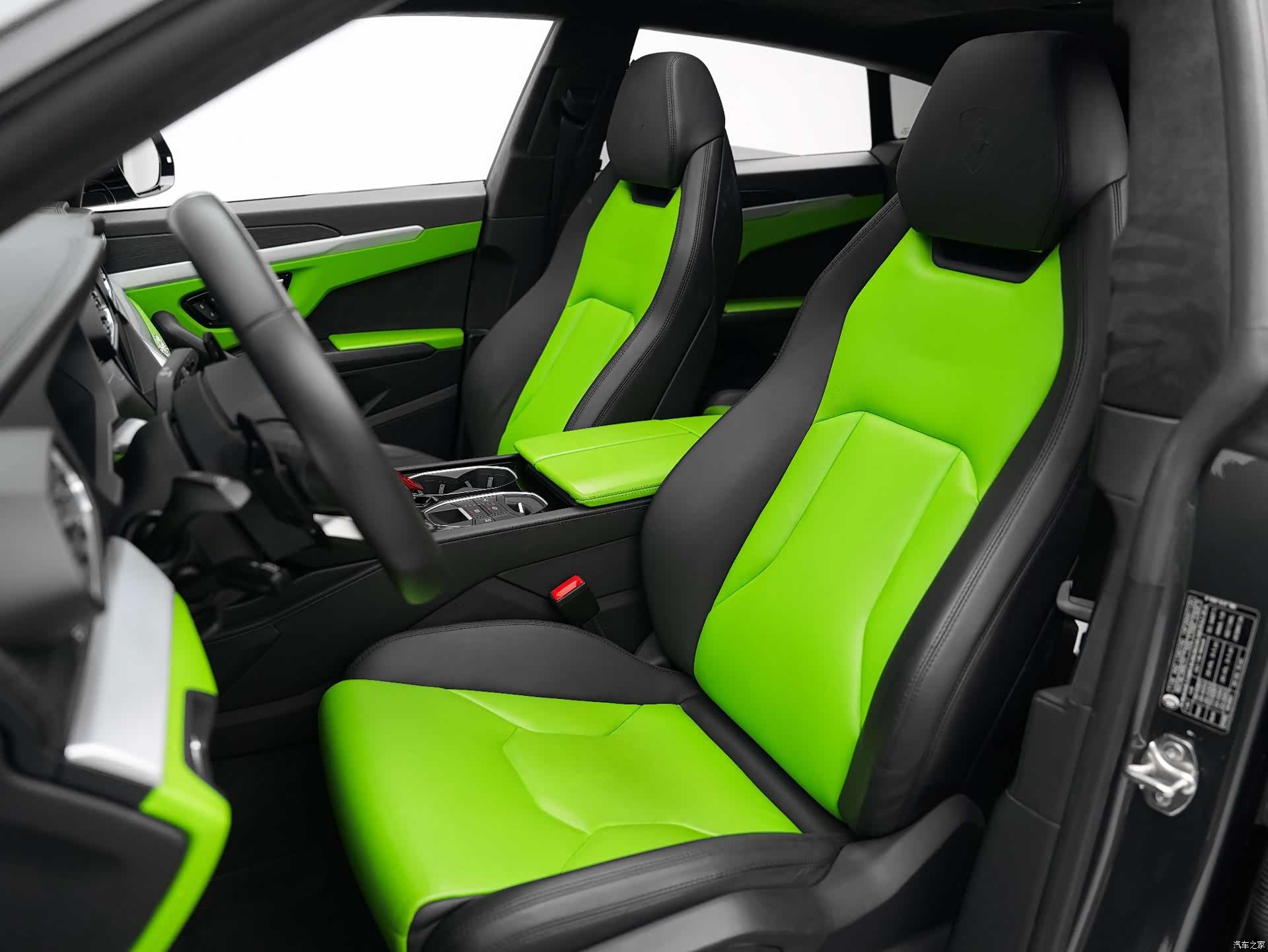 Lamborghini Urus, 2019 30