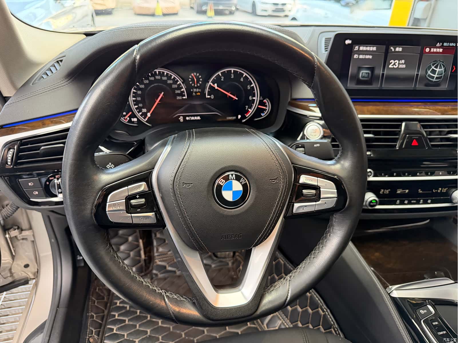 BMW 5 Series, 2018 11