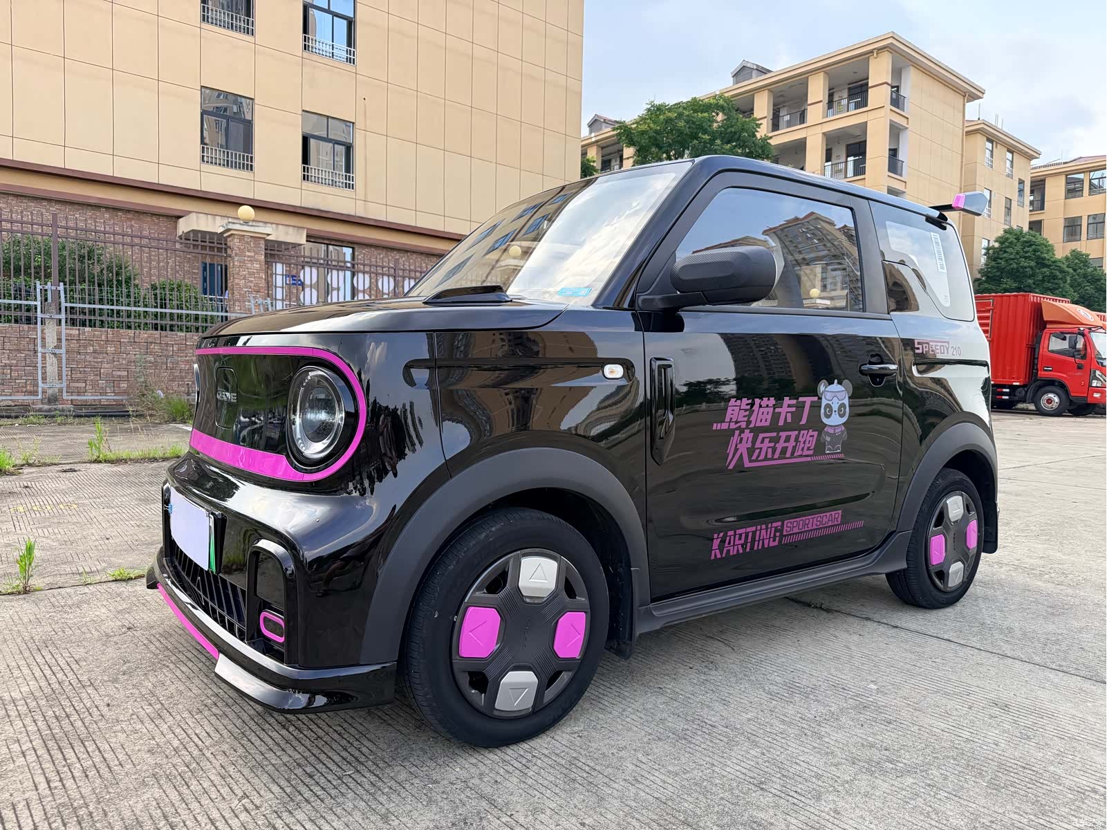 Geely Panda, 2025 1