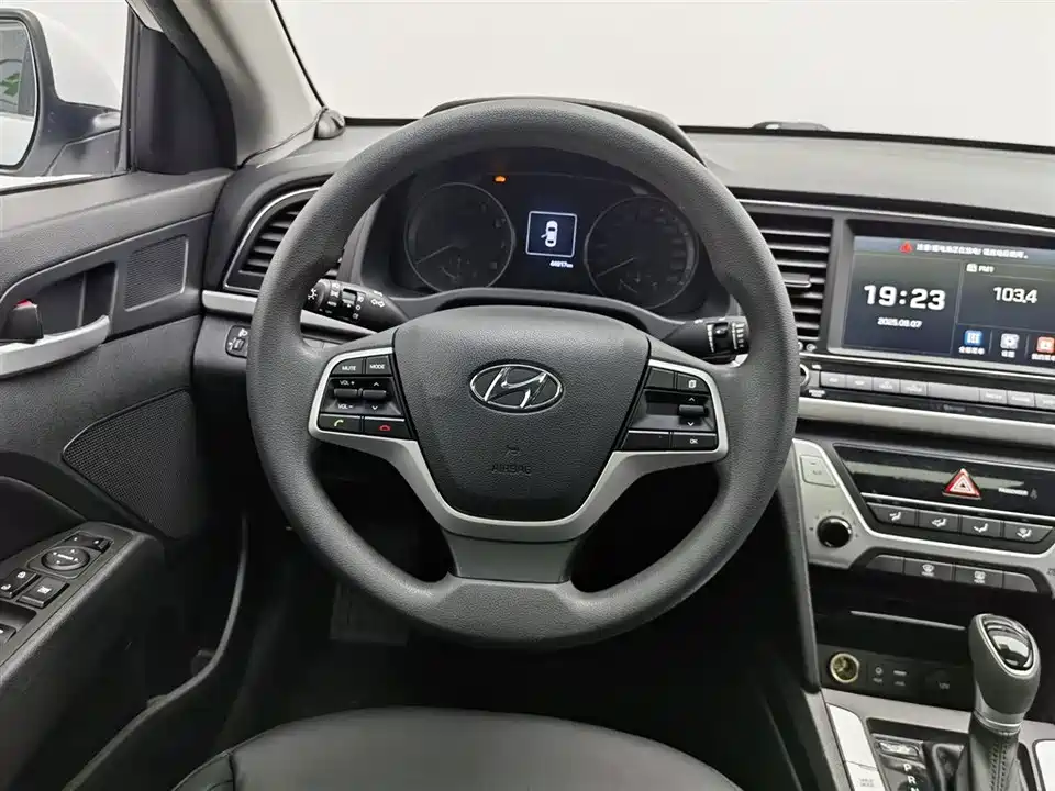 Hyundai Lead