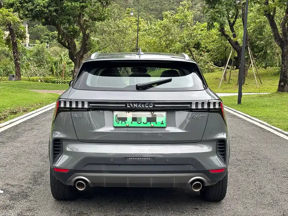 Lynk & Co 06 EM-P