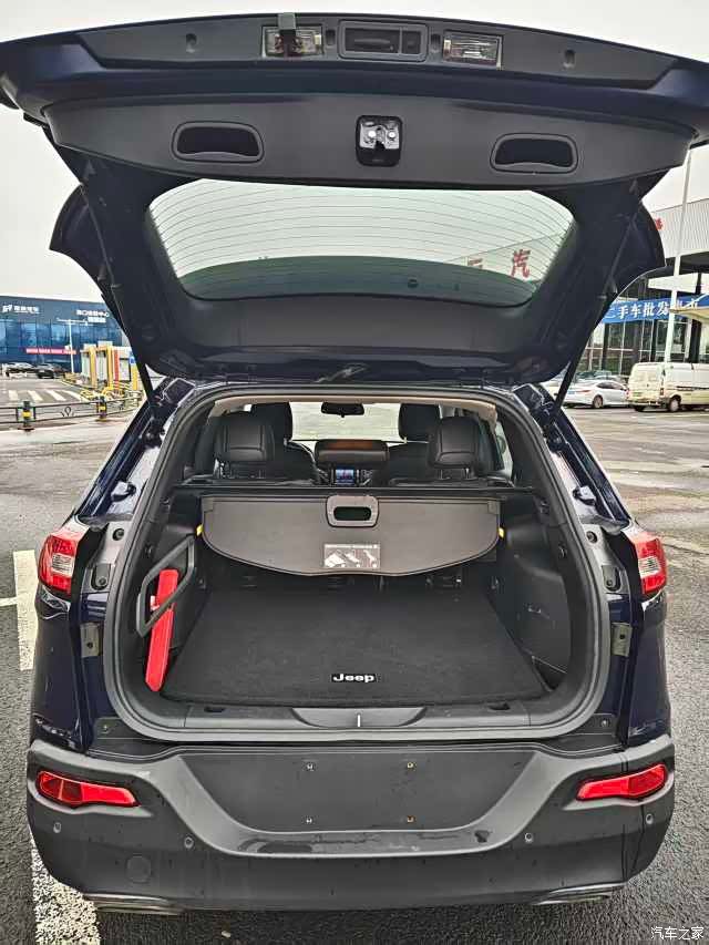 Jeep Cherokee, 2016 15