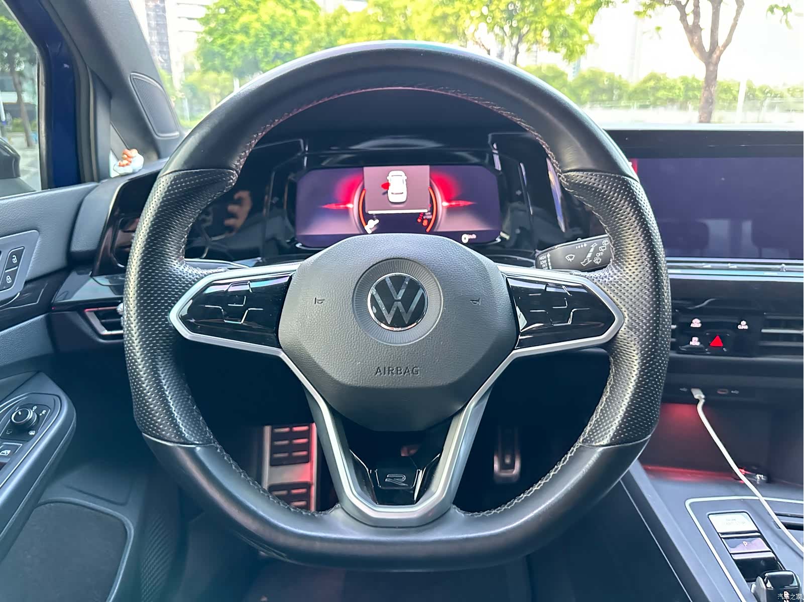 Volkswagen Golf, 2022 все фото